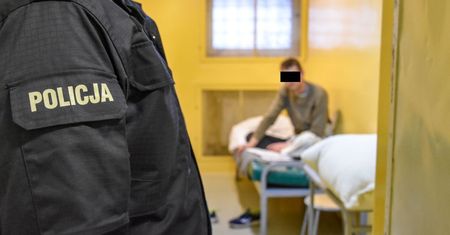Wypadek. Uciekał z partnerką w 6. miesiącu ciąży. Był po narkotykach
