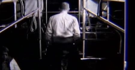 Kierowca autobusu uprawiał seks w pracy (WIDEO)