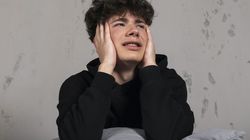 Powoduje stopniowe obumieranie komórek mózgu. Dotyka nawet 20-latków