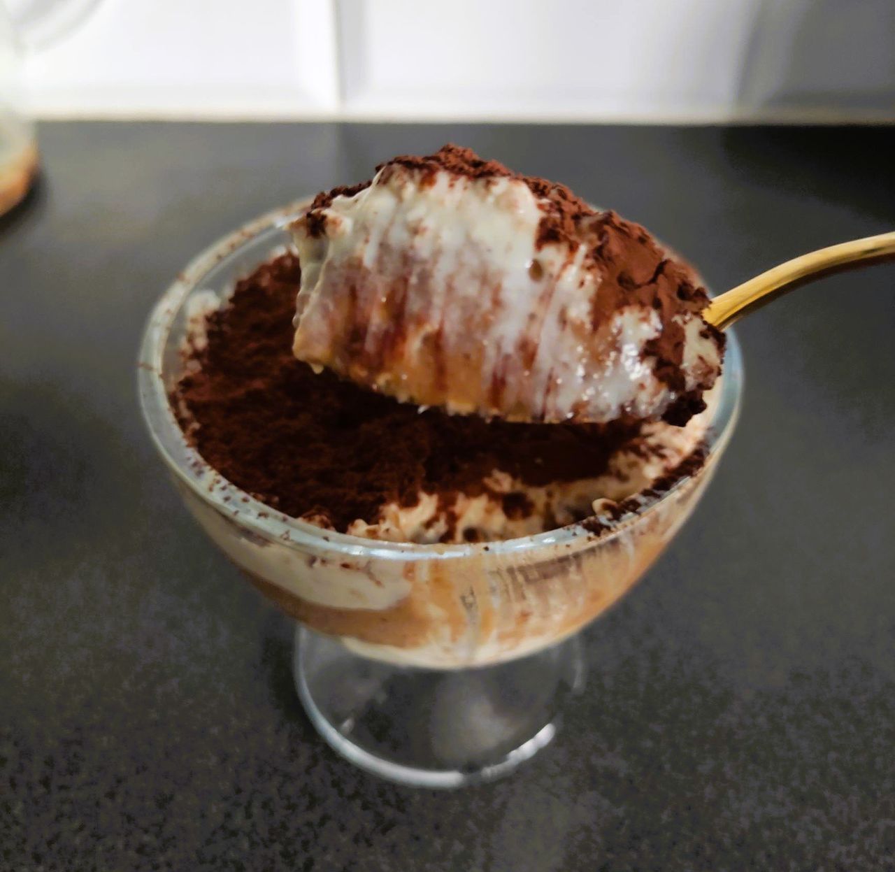Stwórz śniadanie marzeń! Zrób owsiankę o smaku tiramisu, która zachwyci cię lekką słodyczą