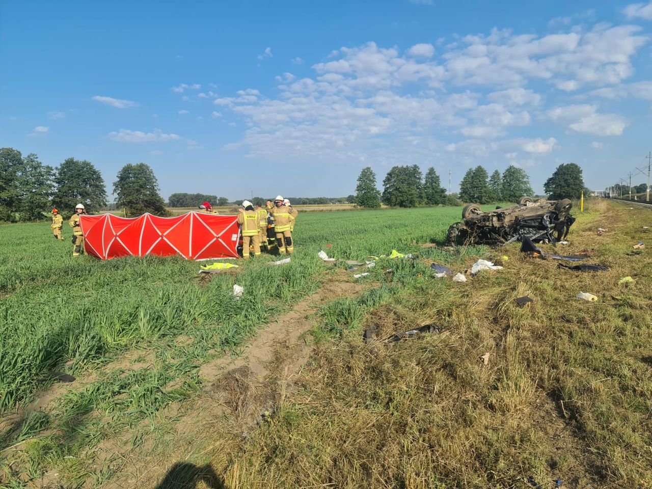 Poważny wypadek na torach. 29-latek walczy o życie