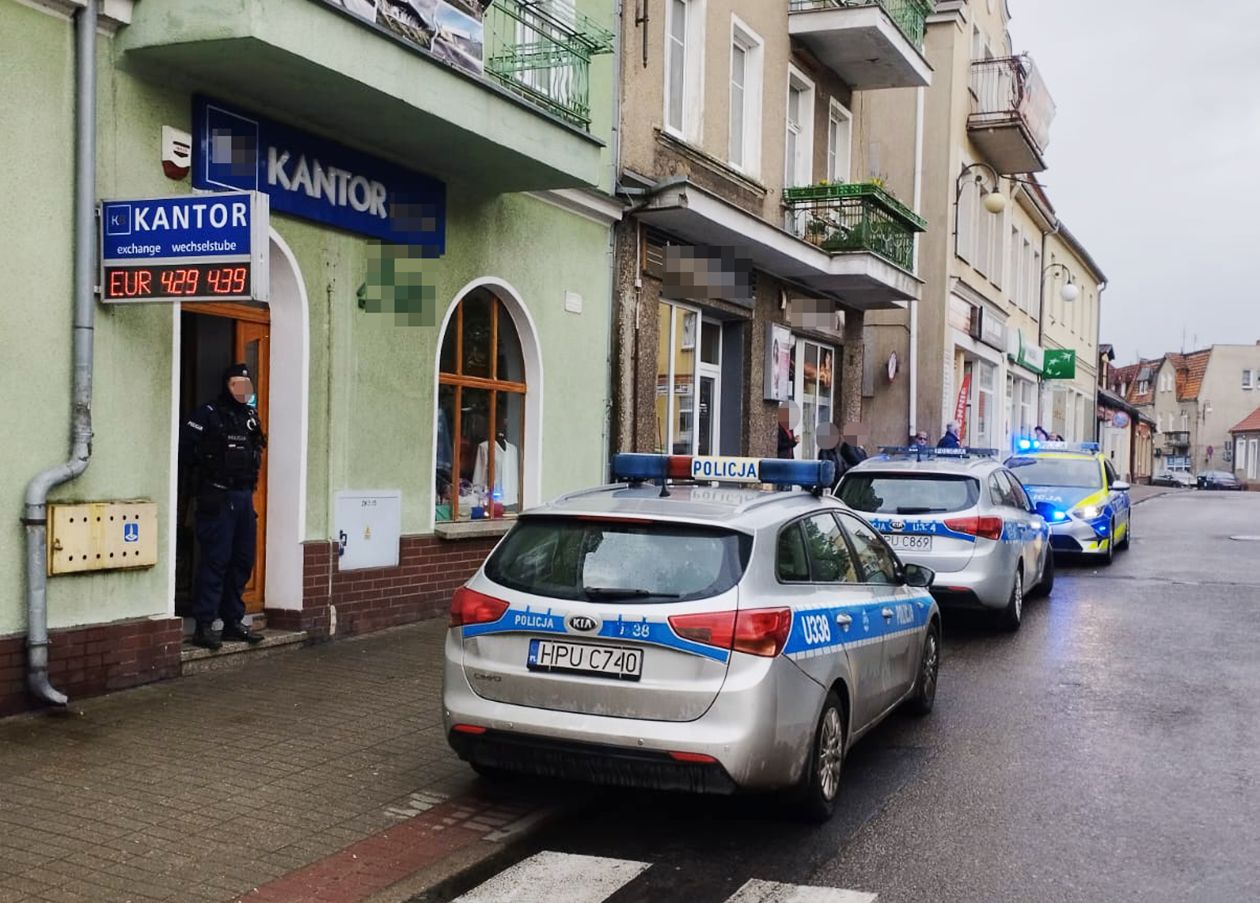Napad na kantor w Chodzieży. Sprawca zabrał ponad 12.000 zł