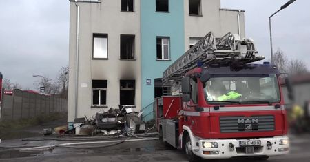 14 osób poszkodowanych po pożarze w Lęborku. Policja zatrzymała jedną osobę