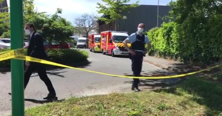 Atak nożownika na policjantkę na zachodzie Francji. Został zatrzymany po strzelaninie.