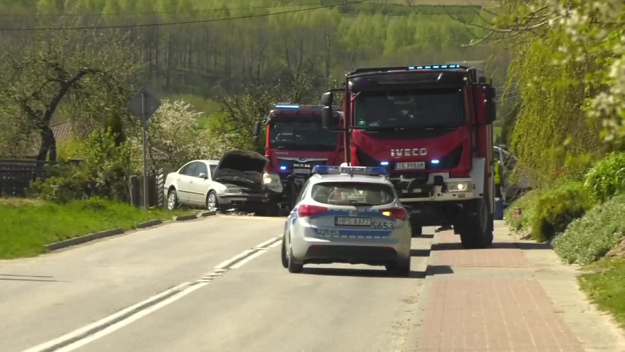 Zderzenie dwóch aut w powiecie starachowickim. Nie żyje dziecko