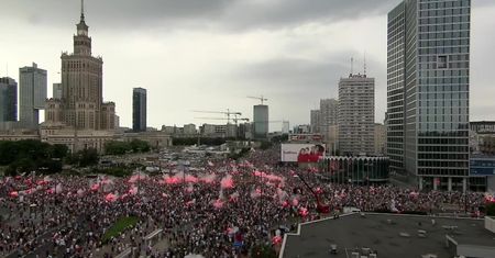 77. rocznica Powstania Warszawskiego. Miasto oddało cześć bohaterom.