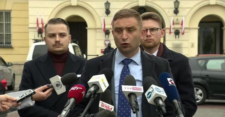 Policja przeszukała dom Roberta Bąkiewicza