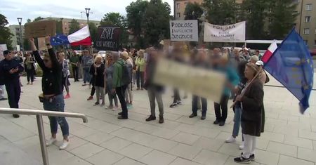 Jarosław Kaczyński znów ruszył w Polskę. Protest przeciwników PiS-u w Nowym Targu