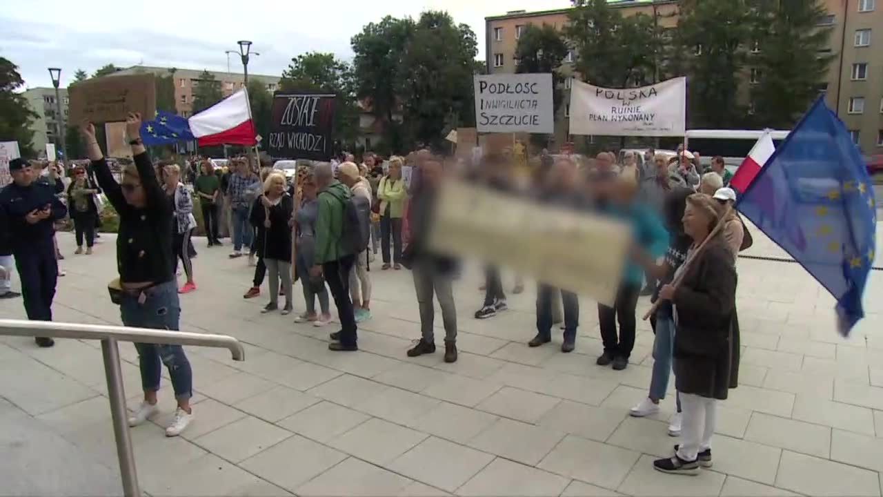 Jarosław Kaczyński znów ruszył w Polskę. Protest przeciwników PiS-u w Nowym Targu