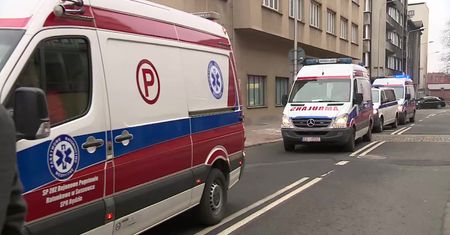 Sześć karetek pogotowia i cztery samochody osobowe. Śląski Konwój dla Ukrainy
