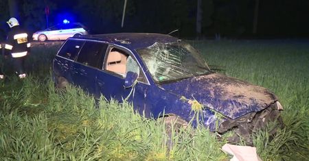 Czołowe zderzenie dwóch aut pod Krotoszynem. Jedna osoba nie żyje