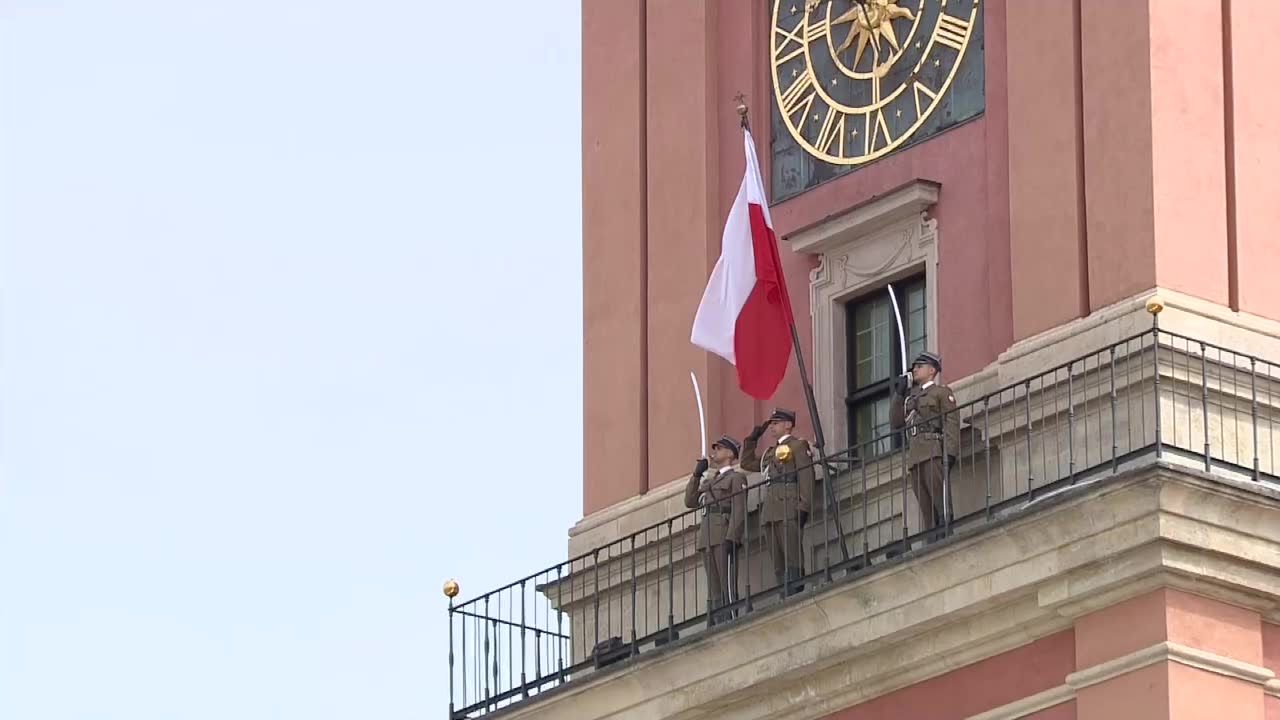Obchody Dnia Flagi RP. Prezydent wziął udział w uroczystościach na Zamku Królewskim w Warszawie