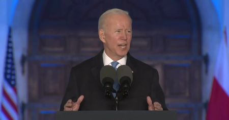 J. Biden: W. Putin cynicznie kłamie twierdząc, że denazyfikuje Ukrainę