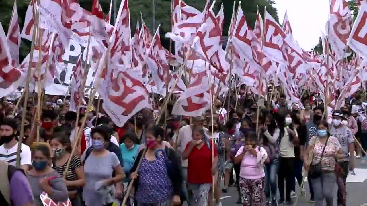 Kilka tysięcy ludzi wzięło udział w Buenos Aires w proteście przeciwko obostrzeniom.