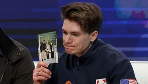 Stracił rodziców w katastrofie lotniczej. To zdjęcie pokazał całemu światu