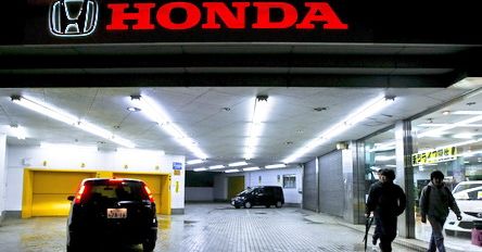 Honda zawiesza produkcję