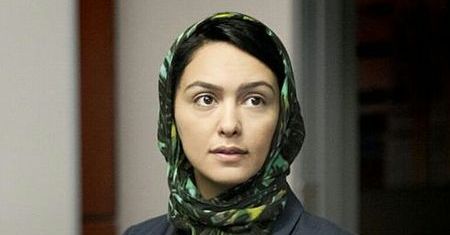 "Homeland": Nazanin Boniadi dla serialu zmieniła się nie do poznania