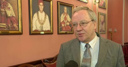 80 milionów zł na centrum im. Kornela Morawieckiego. Publiczne pieniądze przekazane przez premiera