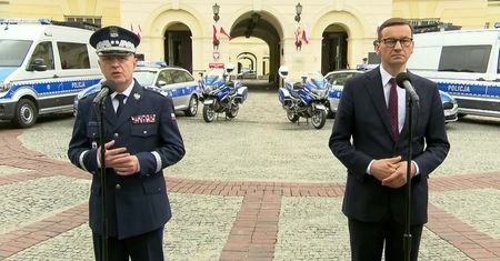Podpalono sanepid i punkt szczepień. Premier: “Doszło do bandyckiego aktu”