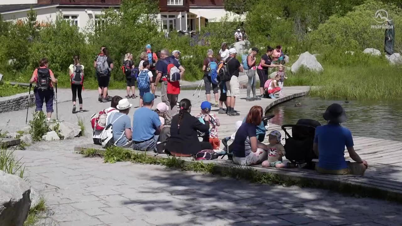 Tłumy turystów po słowackiej stronie Tatr