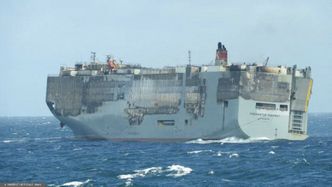 Tysiąc aut z płonącego frachtowca trafi do sprzedaży