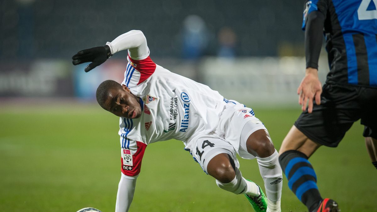 PAP / PAP/Tytus Żmijewski / Na zdjęciu: Prejuce Nakoulma (z lewej)