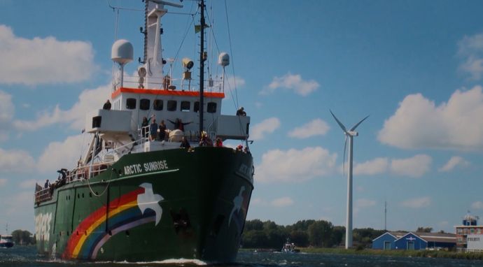 Po cienkim lodzie: Putin kontra Greenpeace