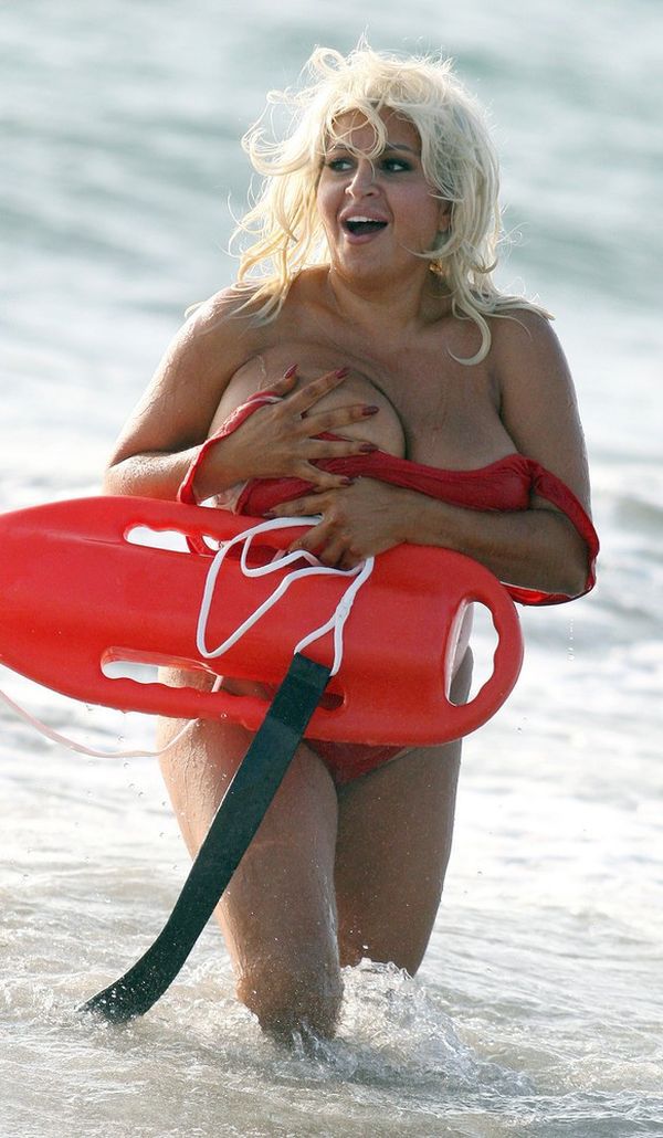 Mercedes Javid jako Pamela Anderson!