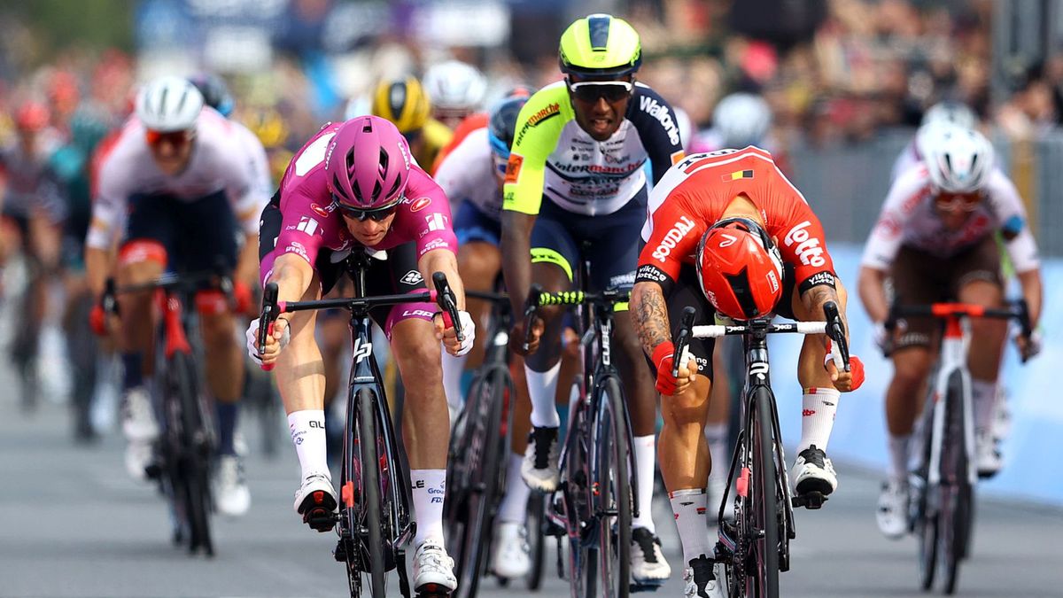 Zdjęcie okładkowe artykułu: Getty Images / Na zdjęciu: finisz szóstego etapu Giro d'Italia