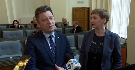 M. Dworczyk o “willa plus”: Wspieramy społeczeństwo obywatelskie, a jego istotą są NGO-sy