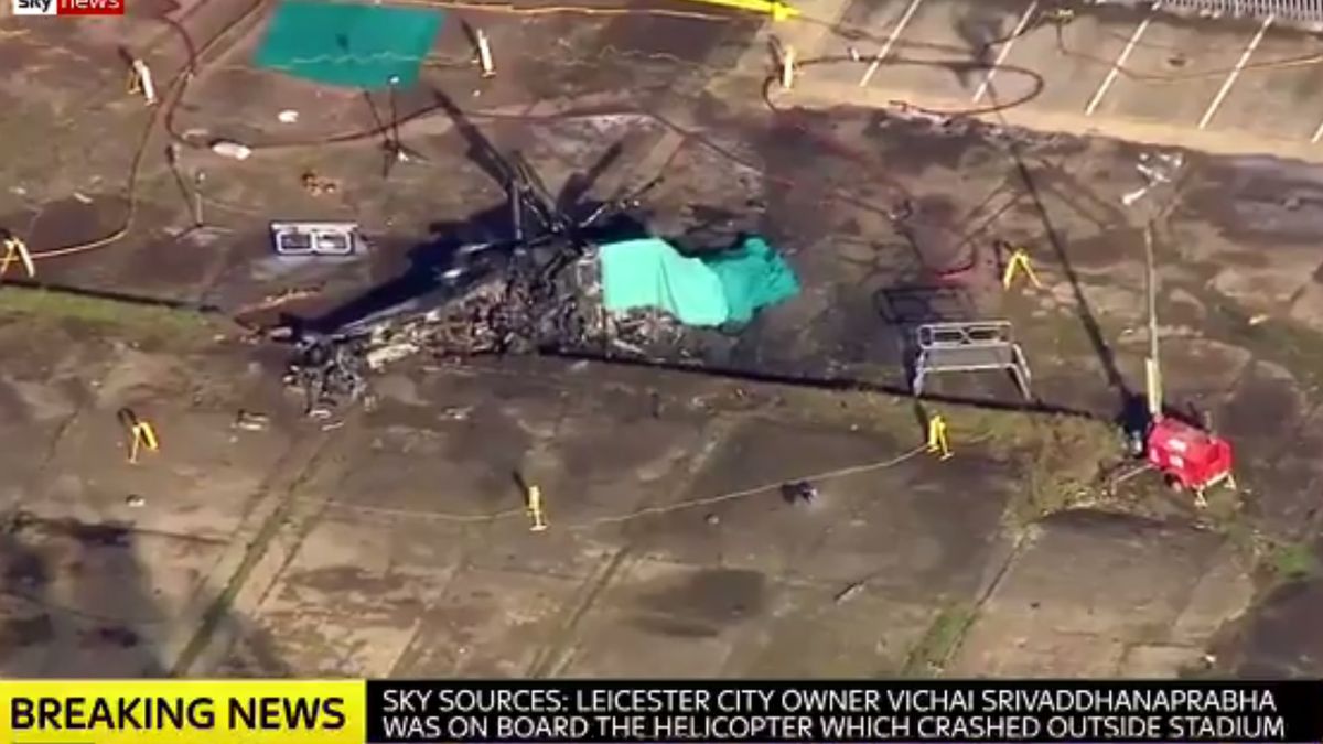Zdjęcie okładkowe artykułu: Twitter / Na zdjęciu: miejsce katastrofy helikoptera właściciela Leicester City