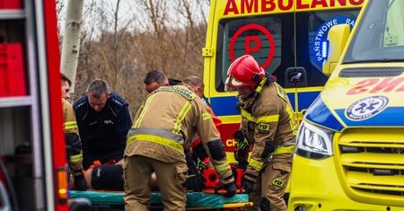 Samochód potrącił rowerzystę. 17-latek zginął na miejscu