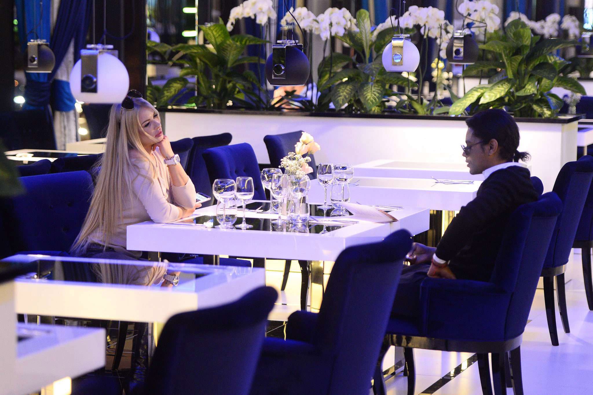 Paula Tumala i Brandon Howard przyłapani na romantycznej kolacji w hotelu