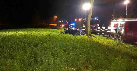 Auto rozerwane na pół. Nie żyje 1 osoba