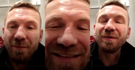 "Zmęczony" Przemysław Kossakowski zorganizował nocną transmisję live na sedesie: "KOSA, IDŹ SPAĆ, LEDWO SIEDZISZ"