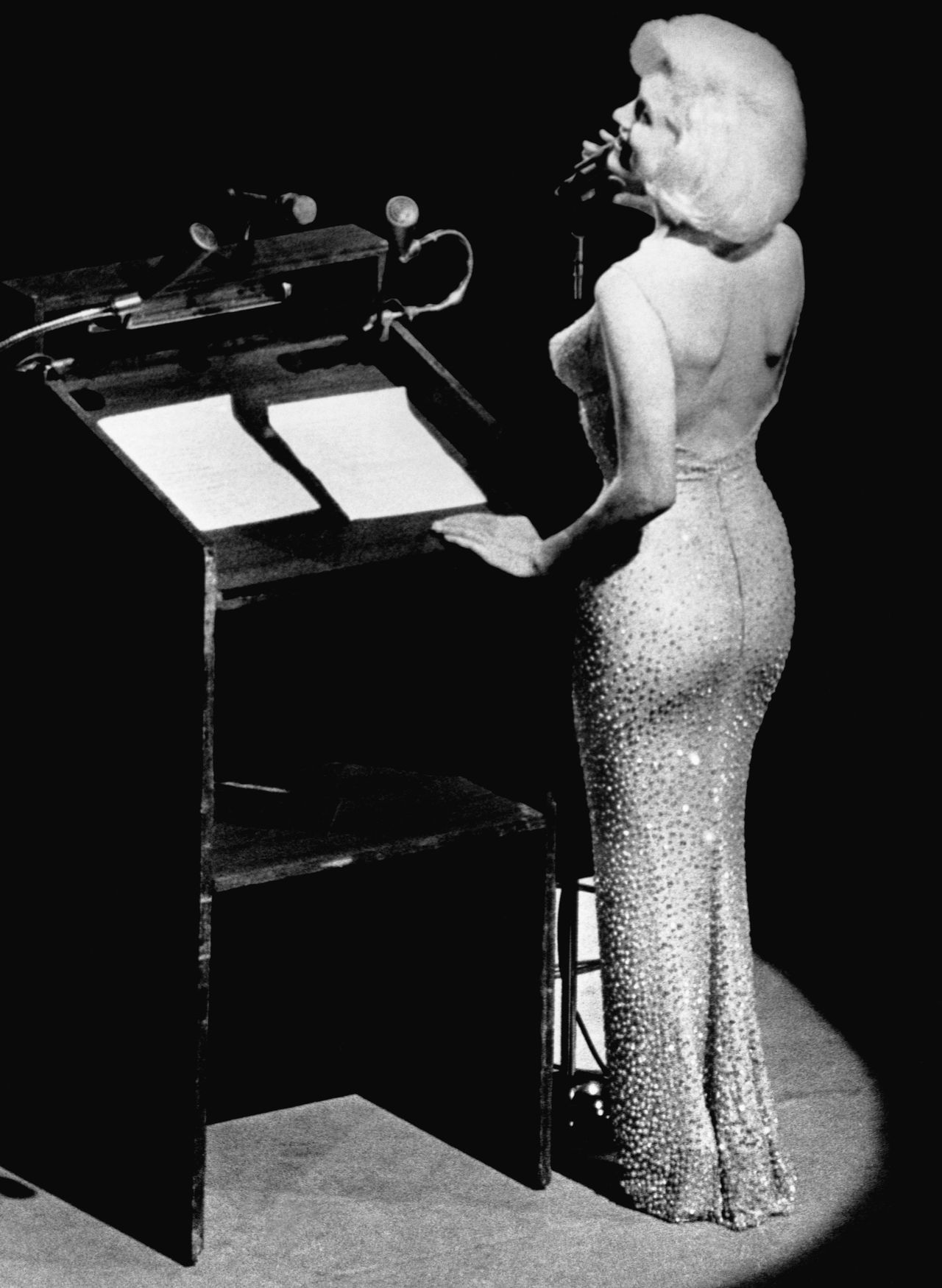 Występ Marilyn Monroe z okazji urodzin prezydenta Johna F. Kennedy’ego. Zaśpiewała „Happy birthday”,
