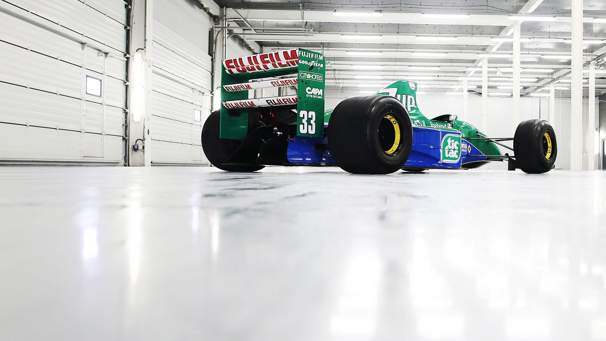 Bolid z 1991 roku jest sprawny. Niedawno uczestniczył nawet w wyścigu.