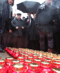 Miesięcznica smoleńska. Msza i przepychanki