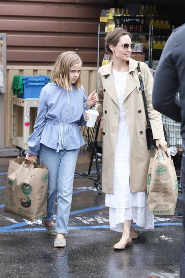 Angelina Jolie z córką Vivienne na zakupach w Los Angeles