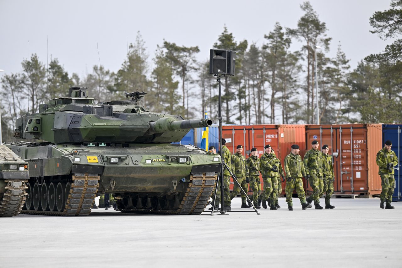 Czołg Stridsvagn 122 rozlokowany na Gotlandii.