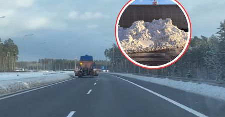 Panował tu armagedon. 3 stycznia przejechała S7. "Zaspy na 2 metry"