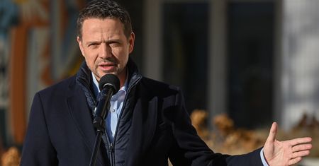 Trzaskowski chce ulgi inwestycyjnej dla KGHM. Domaga się obniżenia podatku miedziowego