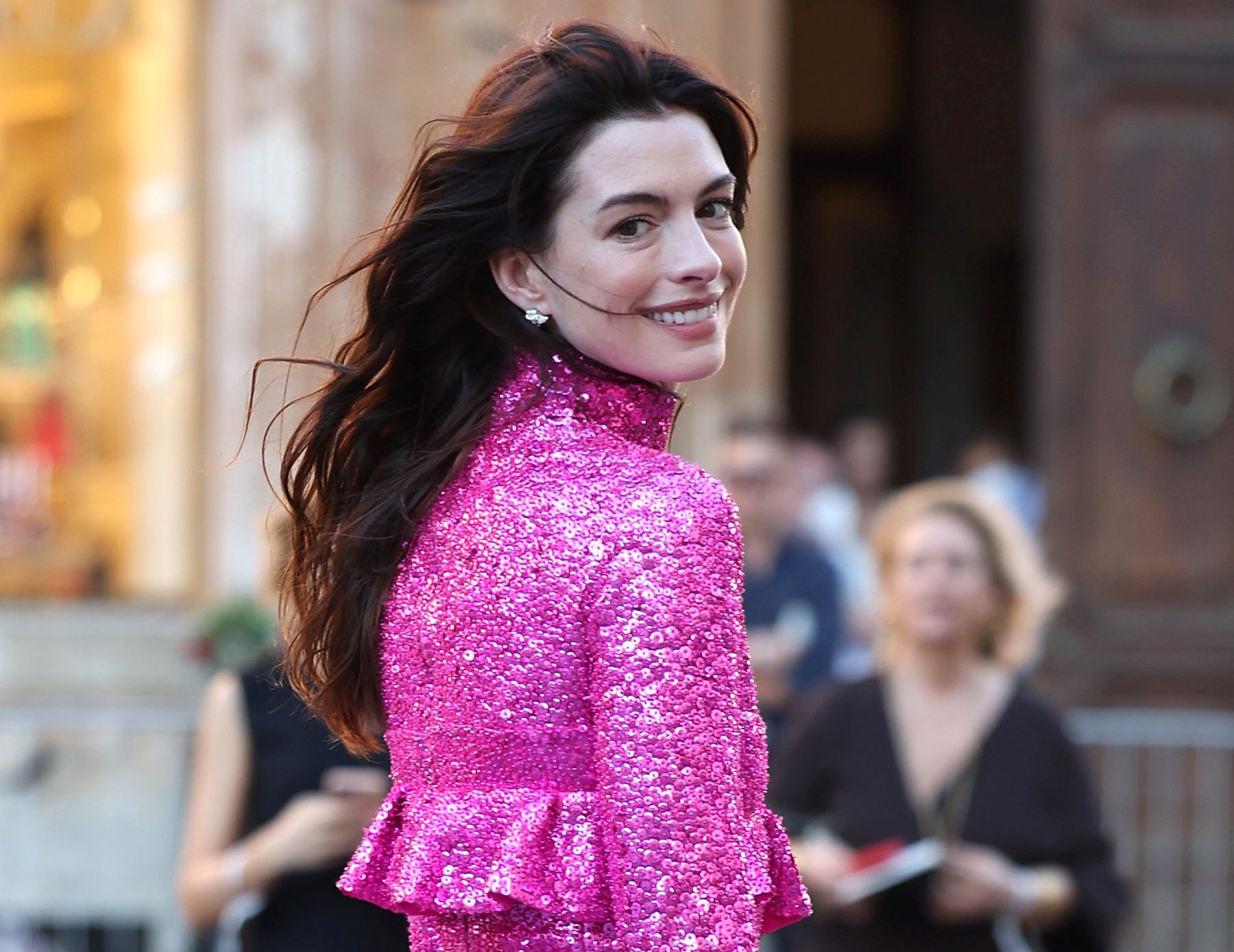 Anne Hathaway na pokazie Valentino w Rzymie
