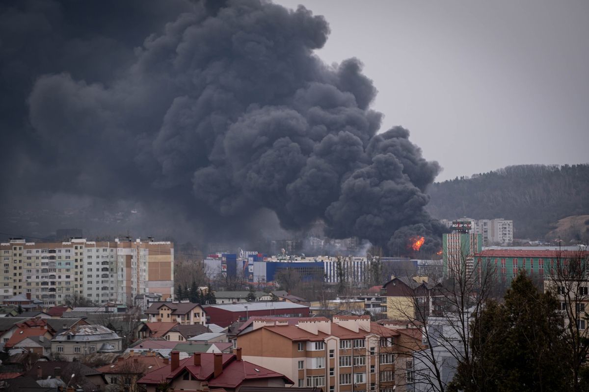 LVIV, UKRAINE - MARCH 26: Smoke rises in the western Ukrainian city of Lviv following Russia's attacks on March 26, 2022. (Photo by Adri Salido/Anadolu Agency via Getty Images)