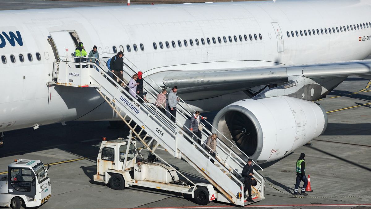 Jakub Kaczmarczyk
airport, im. Henryka Wieniawskiego, lotnisko Ławica, port lotniczy, powrót Polaków, Poznań, Poznań-Ławica, samolot, z Bliskiego Wschodu