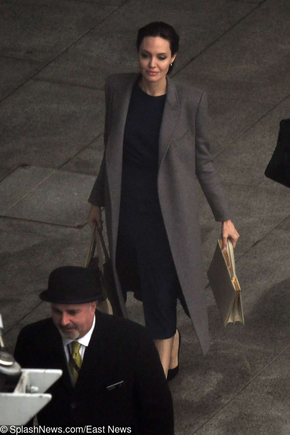 Angelina Jolie na lotnisku w Londynie