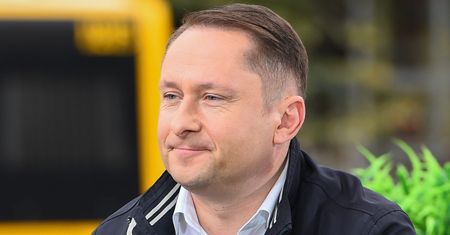 Dziennikarz TVN o Durczoku: "Nikt nie pyta, Z ILOMA PENSJAMI opuścił pokład"