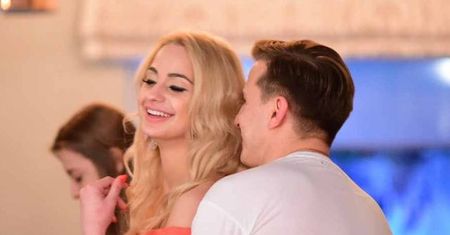 "Taniec z gwiazdami": Hanna Żudziewicz bawi się w objęciach Tomasza Barańskiego