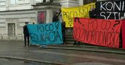 Protest artystów przed Zachętą. Sprzeciwiają się mianowaniu nowego dyrektora