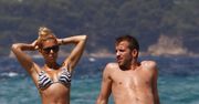 Rafael i Sylvie van der Vaart na plaży w Saint Trope